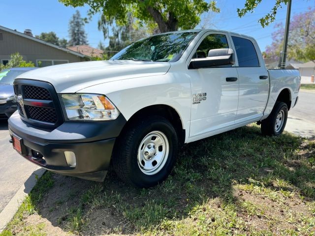 Ram 1500 Class Vehicle Full-screen Gallery Image 02