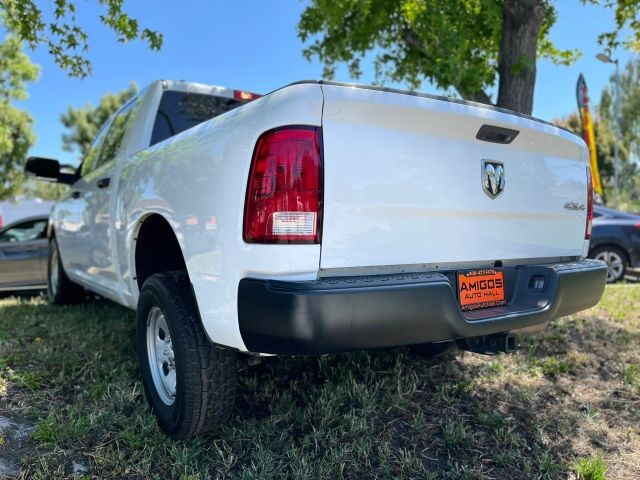 Ram 1500 Class Vehicle Full-screen Gallery Image 03
