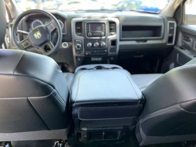 Ram 1500 Class Vehicle Full-screen Gallery Image 09