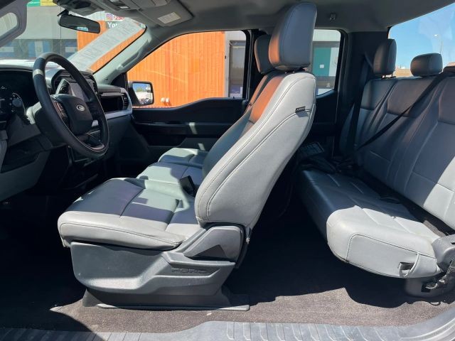 Ford F-150 Vehicle Full-screen Gallery Image 11