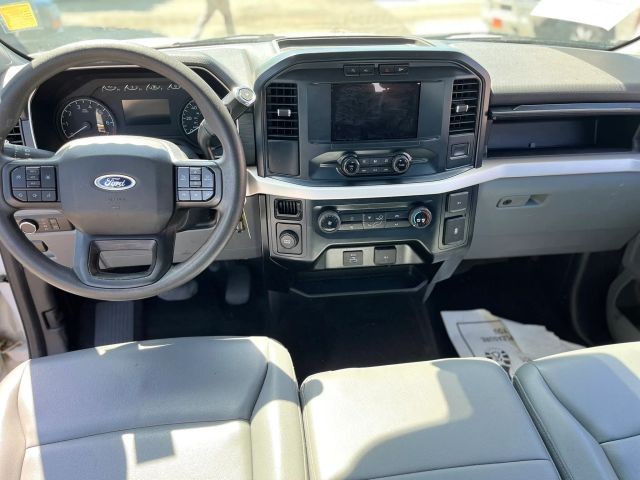 Ford F-150 Vehicle Full-screen Gallery Image 14