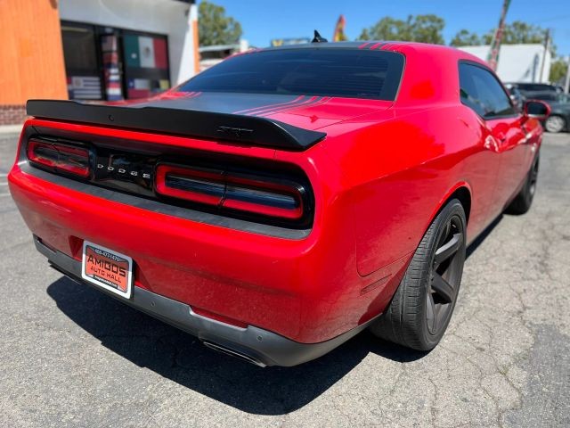 Dodge Challenger Vehicle Full-screen Gallery Image 07