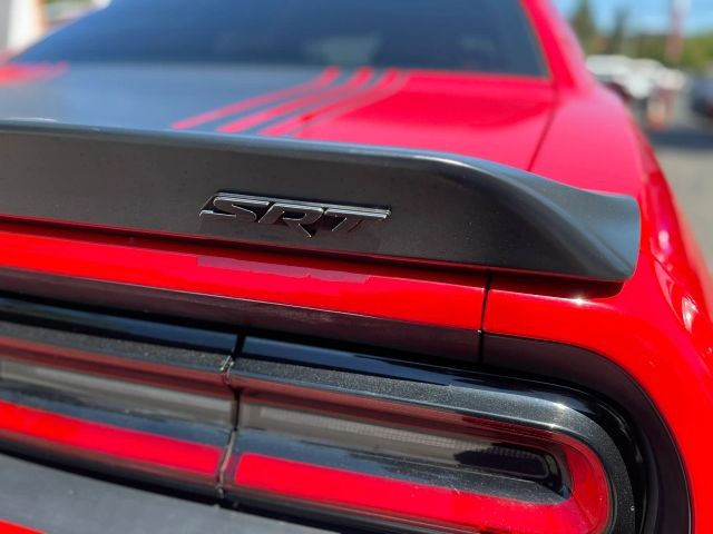 Dodge Challenger Vehicle Full-screen Gallery Image 08