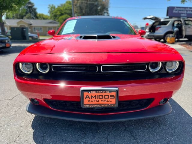 Dodge Challenger Vehicle Full-screen Gallery Image 11
