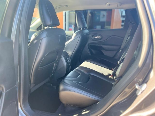 Jeep Grand Cherokee Vehicle Full-screen Gallery Image 11
