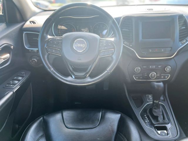 Jeep Grand Cherokee Vehicle Full-screen Gallery Image 13