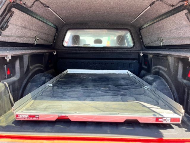 Ford F-150 Vehicle Full-screen Gallery Image 11