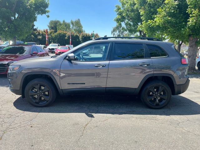 Jeep Cherokee Vehicle Full-screen Gallery Image 02