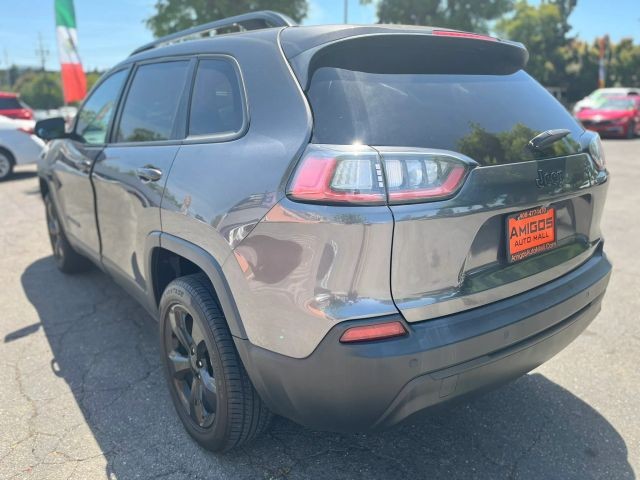 Jeep Cherokee Vehicle Full-screen Gallery Image 03
