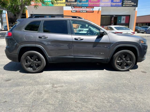 Jeep Cherokee Vehicle Full-screen Gallery Image 06