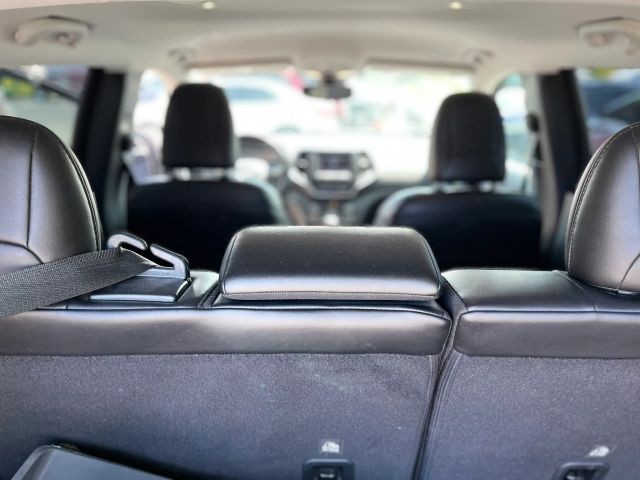 Jeep Cherokee Vehicle Full-screen Gallery Image 10