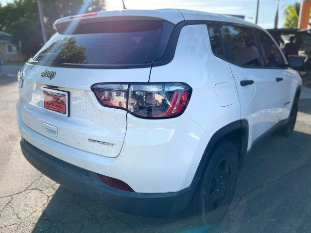 Jeep Compass Vehicle Full-screen Gallery Image 05