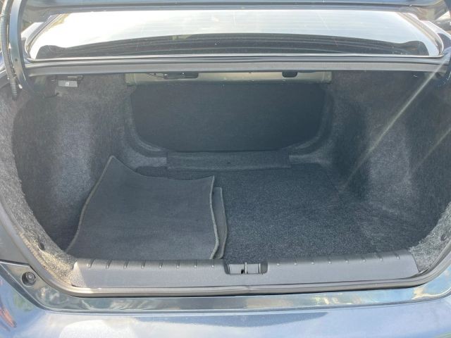 Honda Civic Sedan Vehicle Full-screen Gallery Image 09