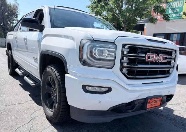 GMC Sierra 150 Vehicle Full-screen Gallery Image 03