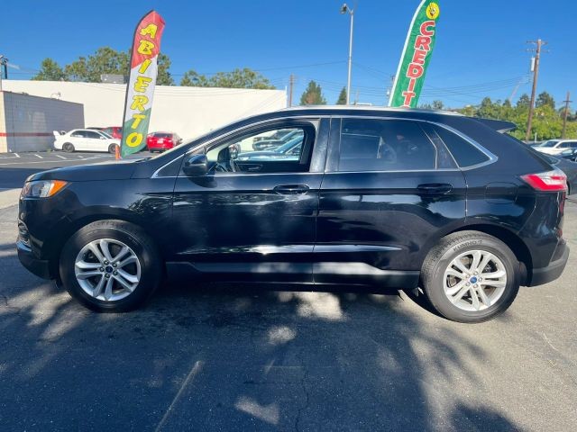 Ford Edge Vehicle Full-screen Gallery Image 02