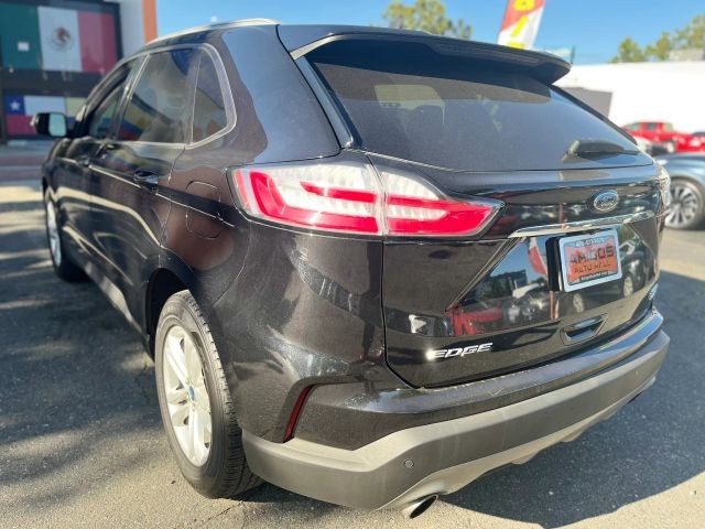 Ford Edge Vehicle Full-screen Gallery Image 03