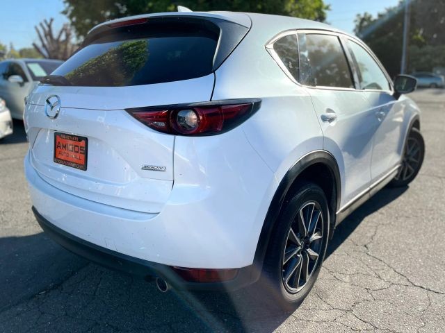 Mazda CX-5 Vehicle Full-screen Gallery Image 05