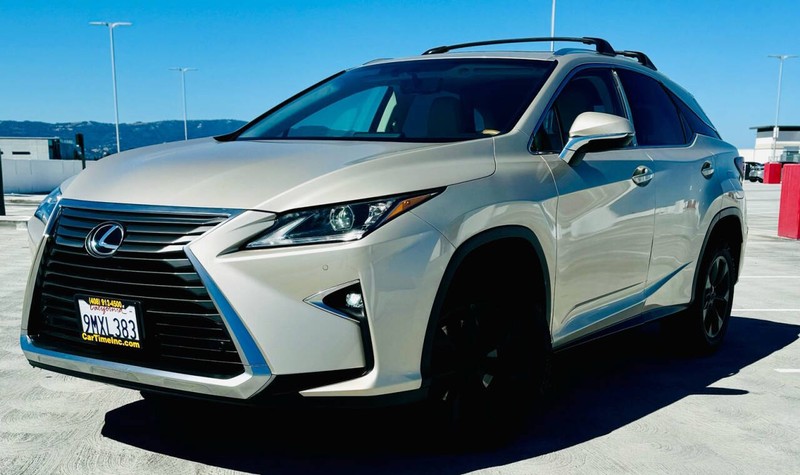 Lexus RX 350 Vehicle Full-screen Gallery Image 03