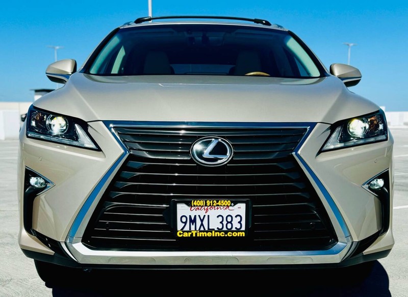 Lexus RX 350 Vehicle Full-screen Gallery Image 05