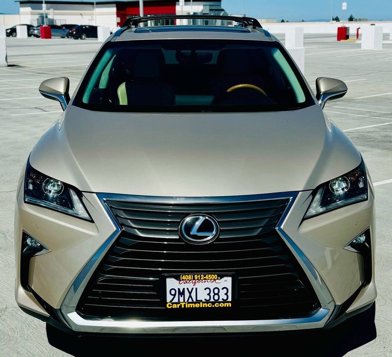 Lexus RX 350 Vehicle Full-screen Gallery Image 06