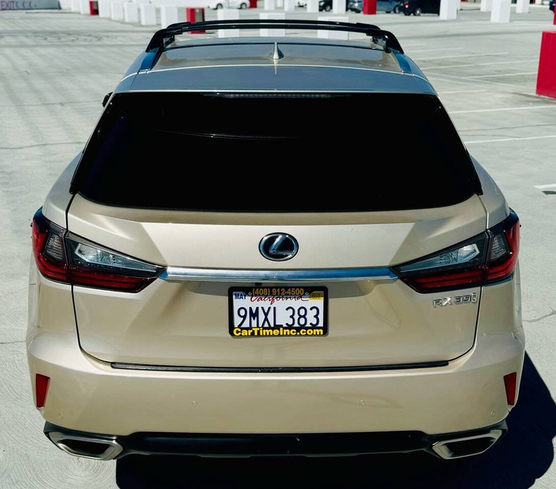 Lexus RX 350 Vehicle Full-screen Gallery Image 12