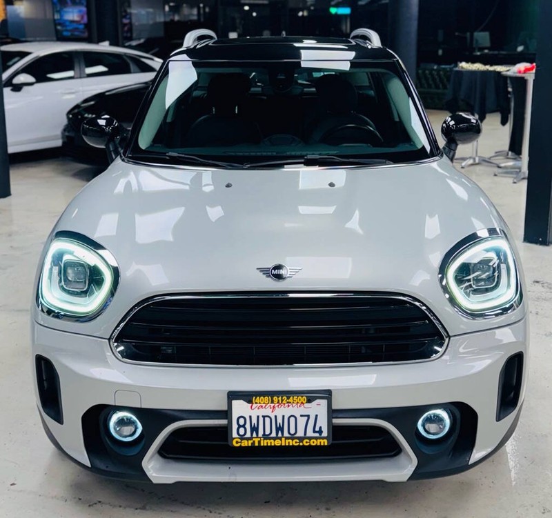 MINI Countryman Vehicle Full-screen Gallery Image 07