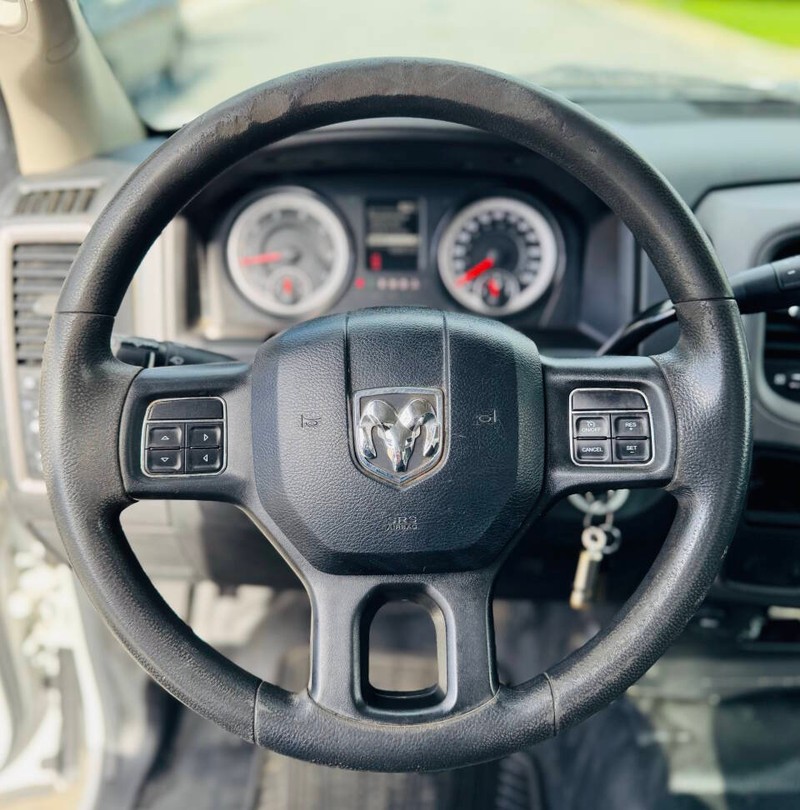 Ram 2500 Vehicle Full-screen Gallery Image 10