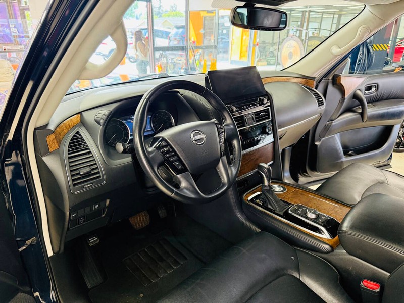 Nissan Armada Vehicle Full-screen Gallery Image 13