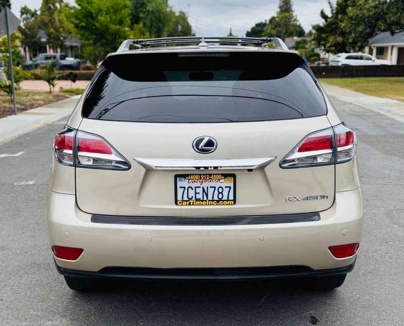 Lexus RX 450h Vehicle Full-screen Gallery Image 08