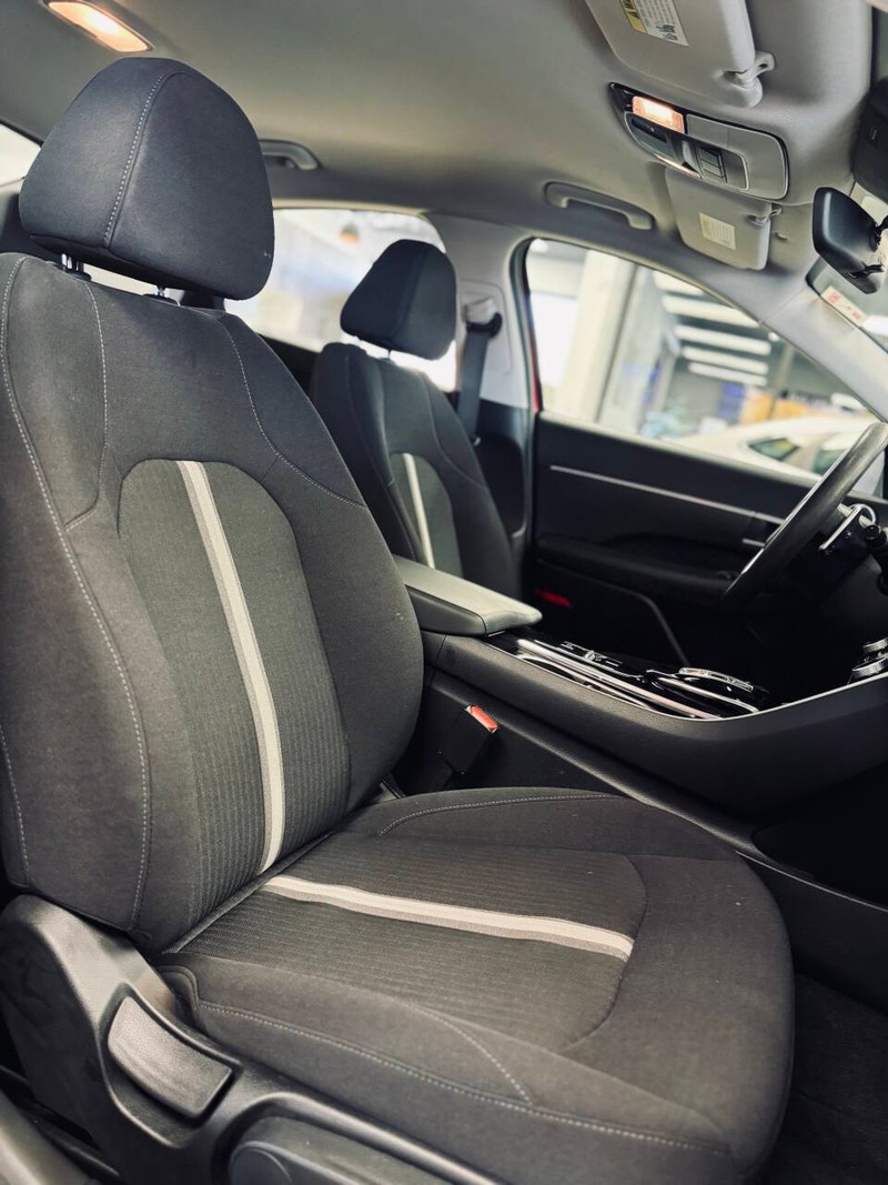 Hyundai Sonata Hybrid Vehicle Full-screen Gallery Image 14