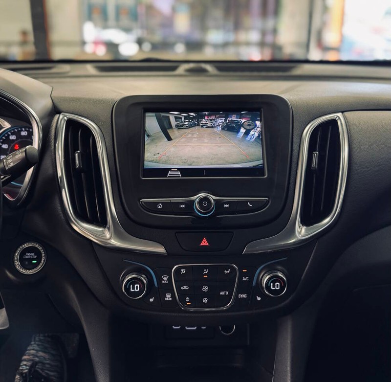 Chevrolet Equinox Vehicle Full-screen Gallery Image 11