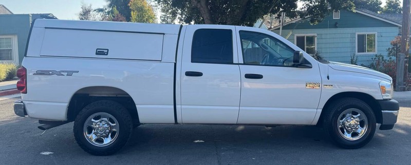 Dodge Ram 2500 Vehicle Full-screen Gallery Image 07