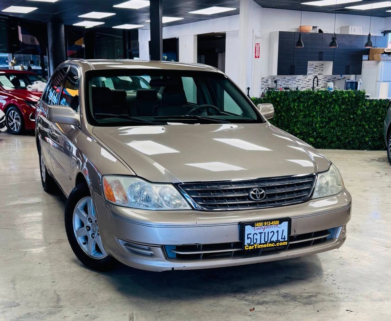 Toyota Avalon Vehicle Full-screen Gallery Image 02