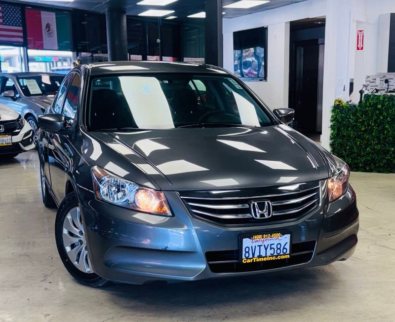 Honda Accord Sedan Vehicle Full-screen Gallery Image 03
