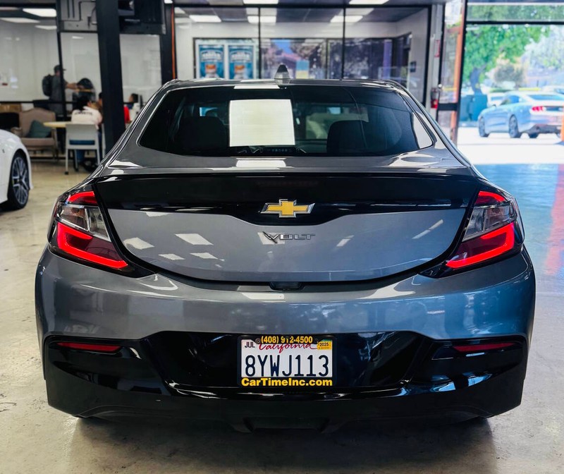 Chevrolet Volt Vehicle Full-screen Gallery Image 07