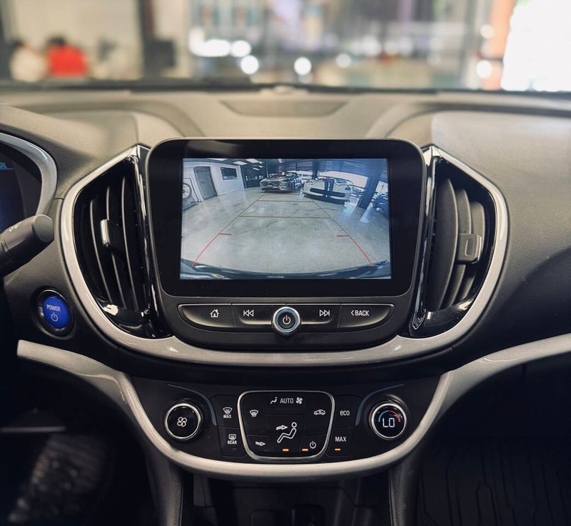 Chevrolet Volt Vehicle Full-screen Gallery Image 11
