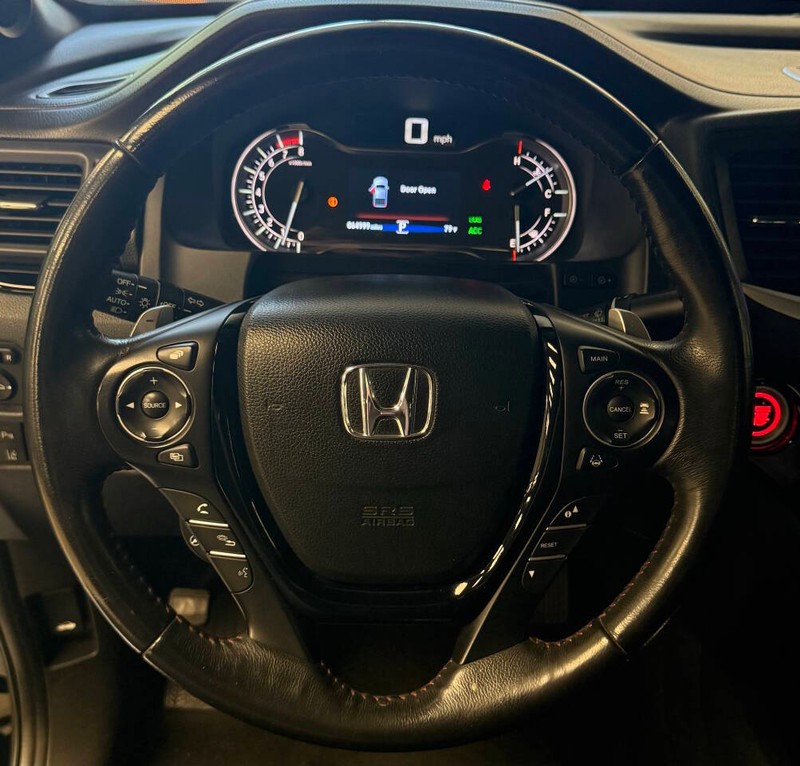 Honda Ridgeline Vehicle Full-screen Gallery Image 13