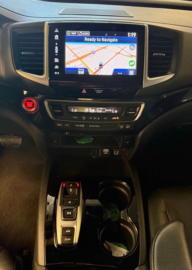 Honda Ridgeline Vehicle Full-screen Gallery Image 15
