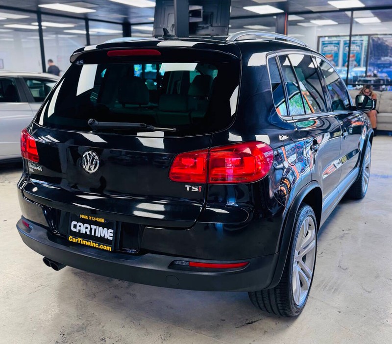 Volkswagen Tiguan Vehicle Full-screen Gallery Image 08