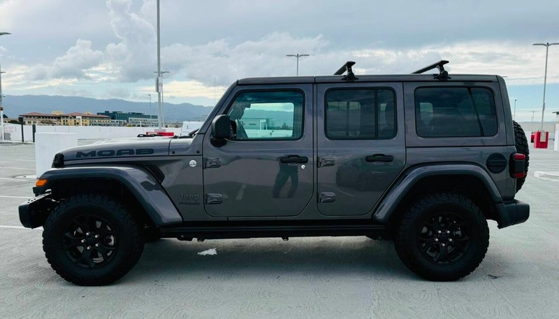 Jeep Wrangler Unlimited Vehicle Full-screen Gallery Image 09