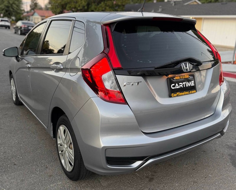 Honda Fit Vehicle Full-screen Gallery Image 08