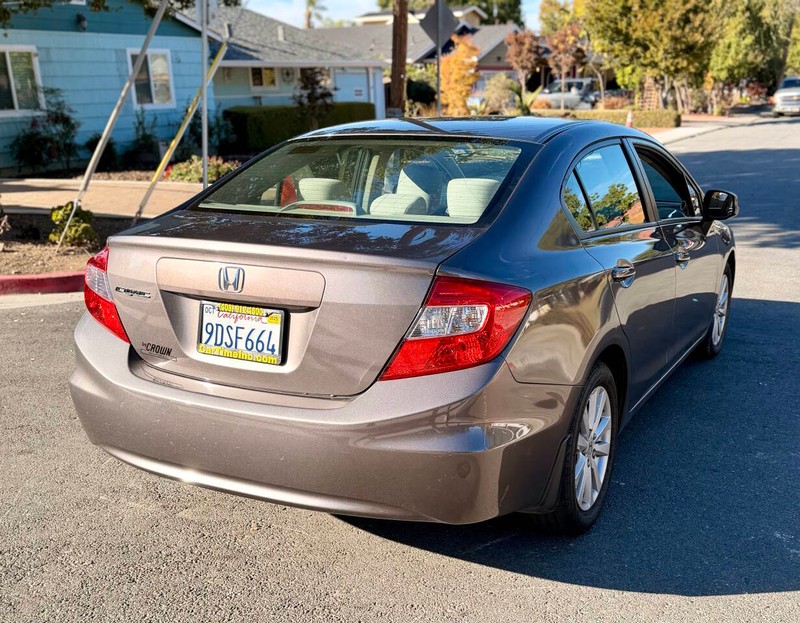 Honda Civic Sedan Vehicle Full-screen Gallery Image 08