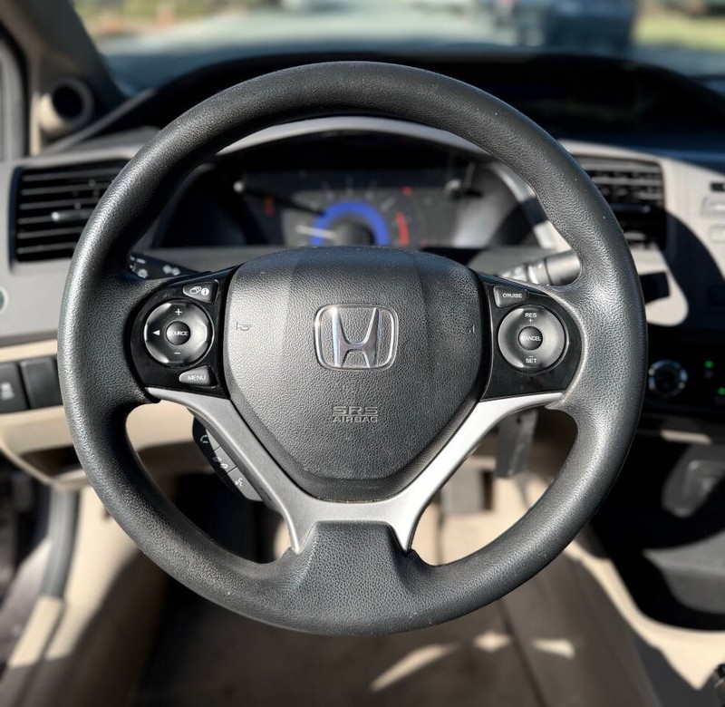 Honda Civic Sedan Vehicle Full-screen Gallery Image 10