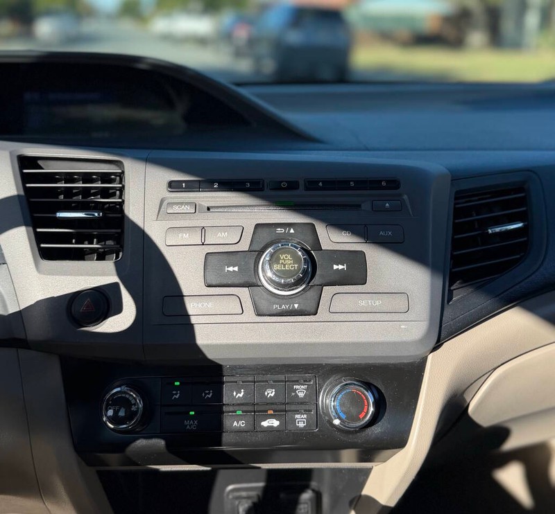 Honda Civic Sedan Vehicle Full-screen Gallery Image 11