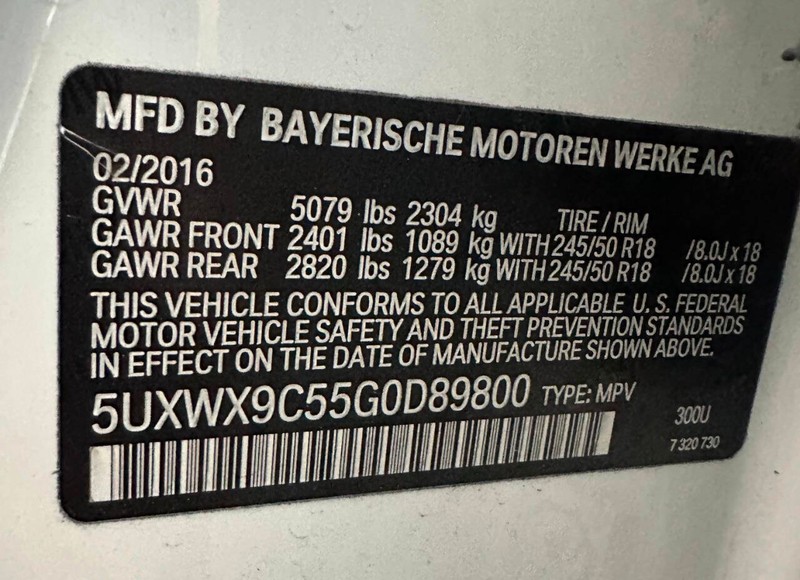 BMW X3 Vehicle Full-screen Gallery Image 14