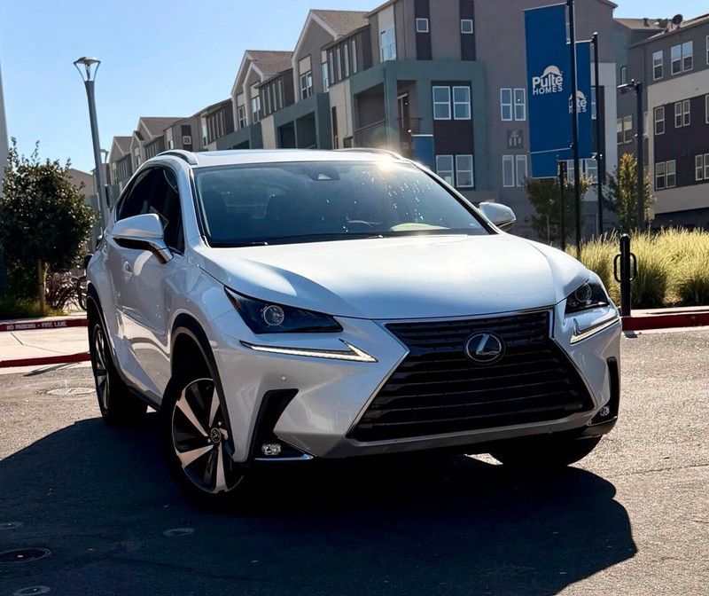 Lexus NX Vehicle Full-screen Gallery Image 02