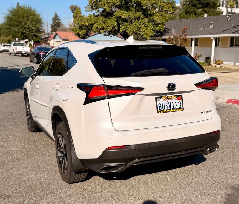 Lexus NX Vehicle Full-screen Gallery Image 06