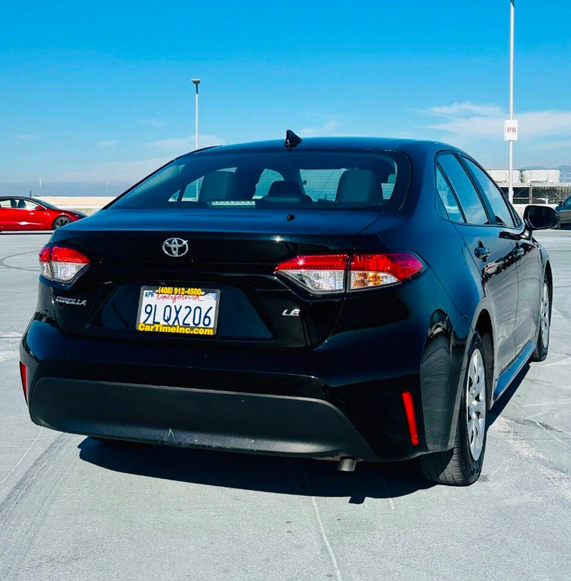 Toyota Corolla Vehicle Full-screen Gallery Image 07
