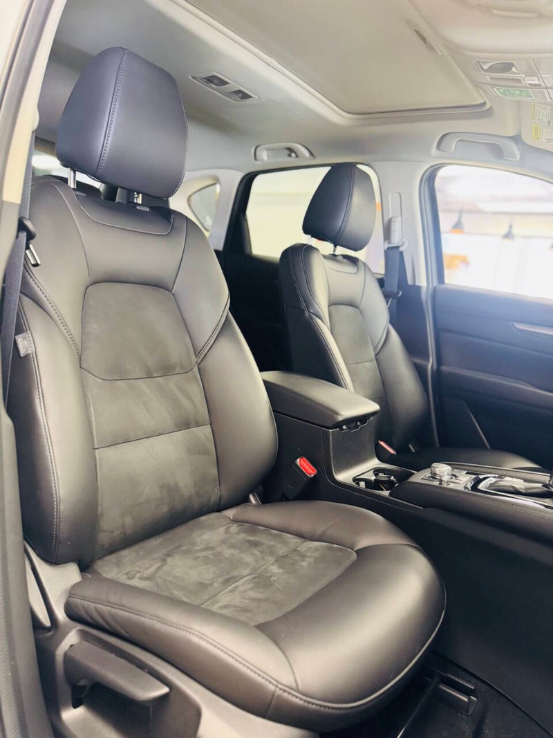 Mazda CX-5 Vehicle Full-screen Gallery Image 13