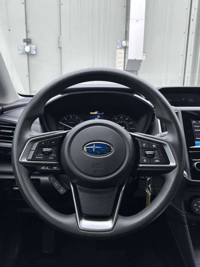 Subaru Impreza Vehicle Full-screen Gallery Image 11